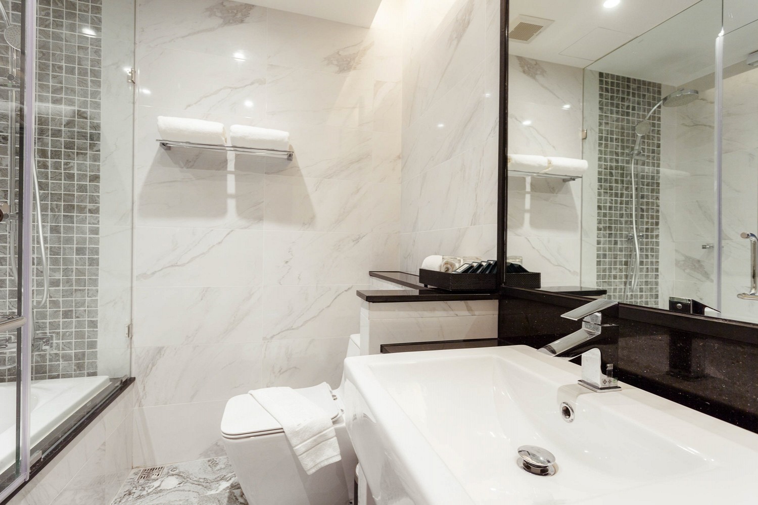 Grand Deluxe Room